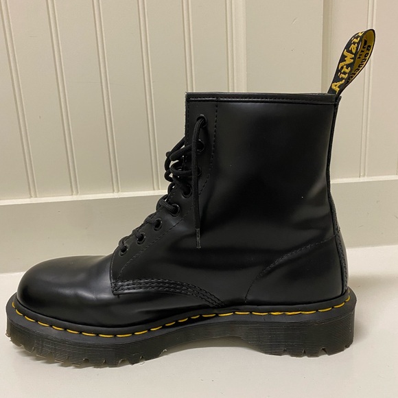 Dr. Martens 1460 Smooth Leather Lace Up Boots - Picture 6 of 9
